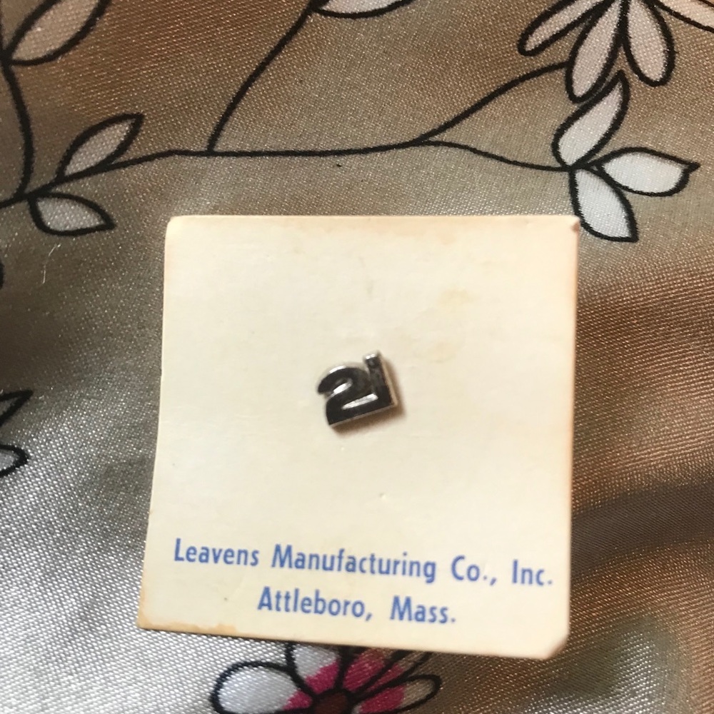 Vintage Seattle Worlds Fair lapel pin